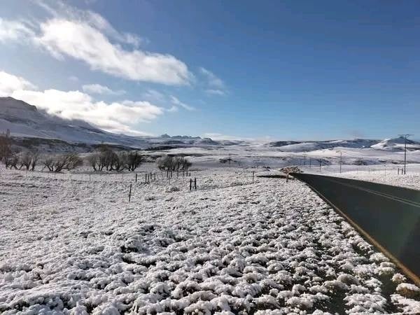 Friday Weather: Snow and Damaging Winds in Eastern Cape as Rain Persists in Western Cape