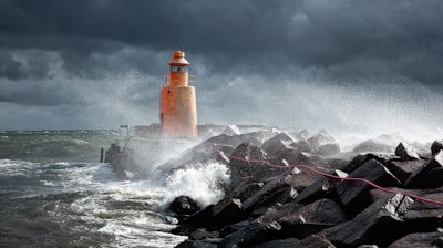 Coastal Hazard Alert: Large Waves Threaten Beachfront Safety and Disrupt Maritime Activities Coastal Hazard Alert