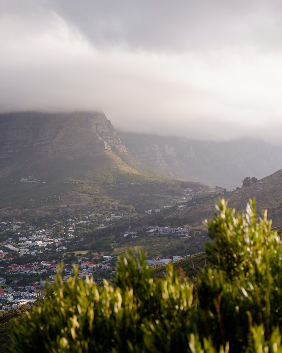 South Africa Monday: 5 Extreme Alerts for Monday Weather South Africa Monday with heavy rain, flooding, and cold skies in the Eastern Cape